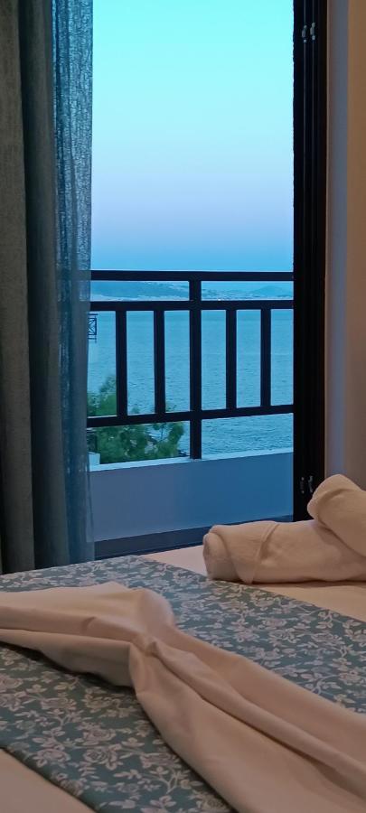 Blue Seaview Suites Piraeus Ngoại thất bức ảnh