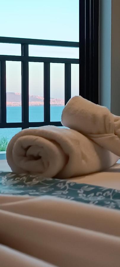 Blue Seaview Suites Piraeus Ngoại thất bức ảnh