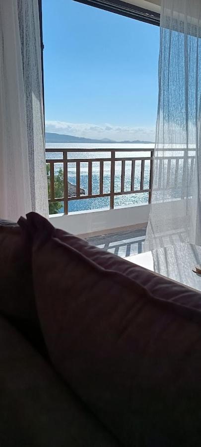 Blue Seaview Suites Piraeus Ngoại thất bức ảnh