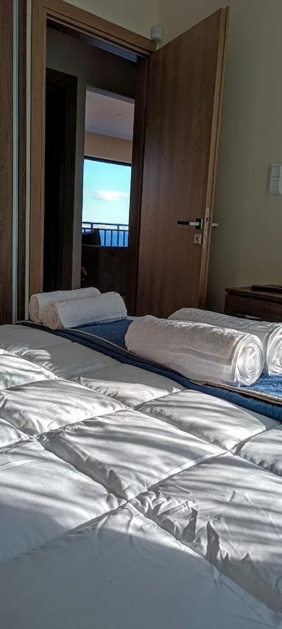 Blue Seaview Suites Piraeus Ngoại thất bức ảnh