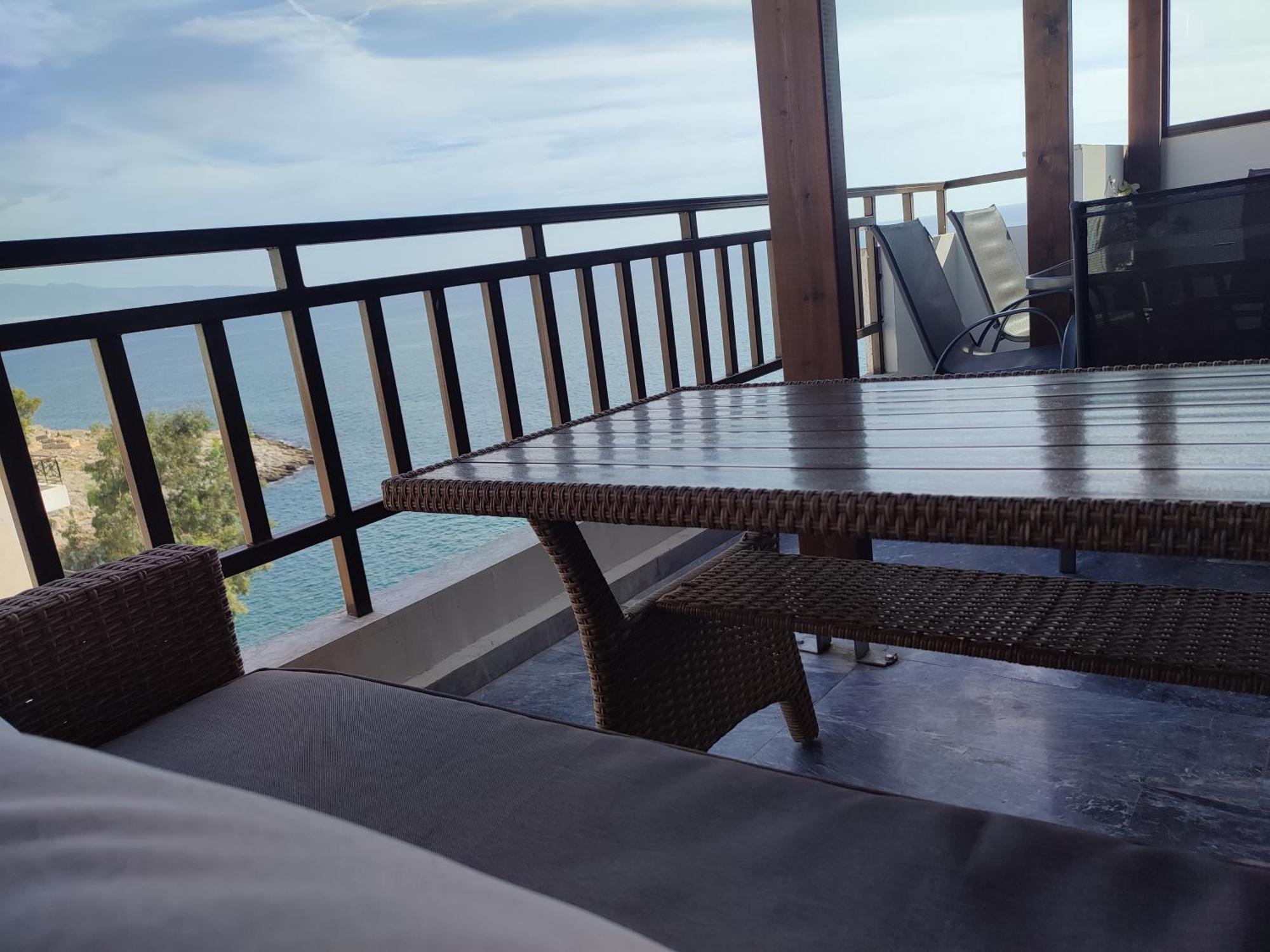 Blue Seaview Suites Piraeus Ngoại thất bức ảnh